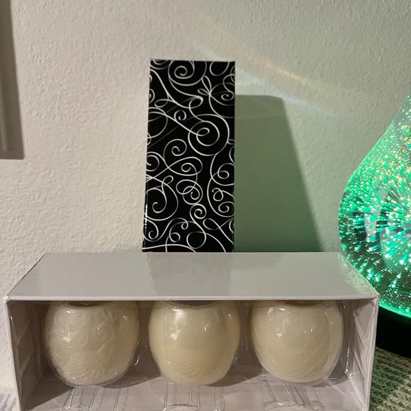 3 Wax candles needs batteries for timers brand new inbox never been used - Picture 2 of 7